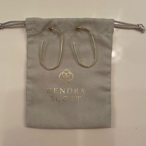 Kendra Scott earrings!